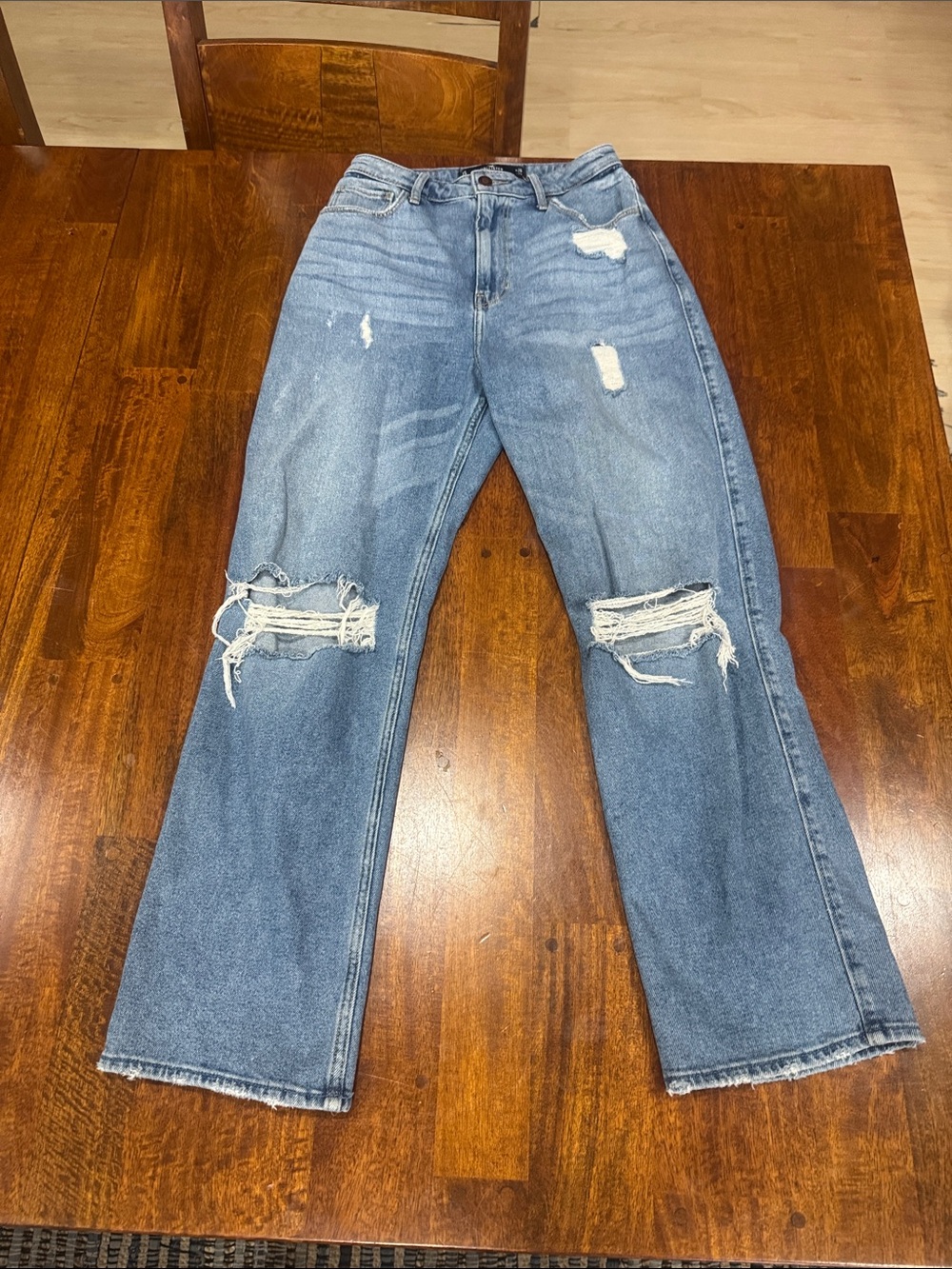 Hollister Ultra High-Rise Dad Jeans size 3S w26 L29